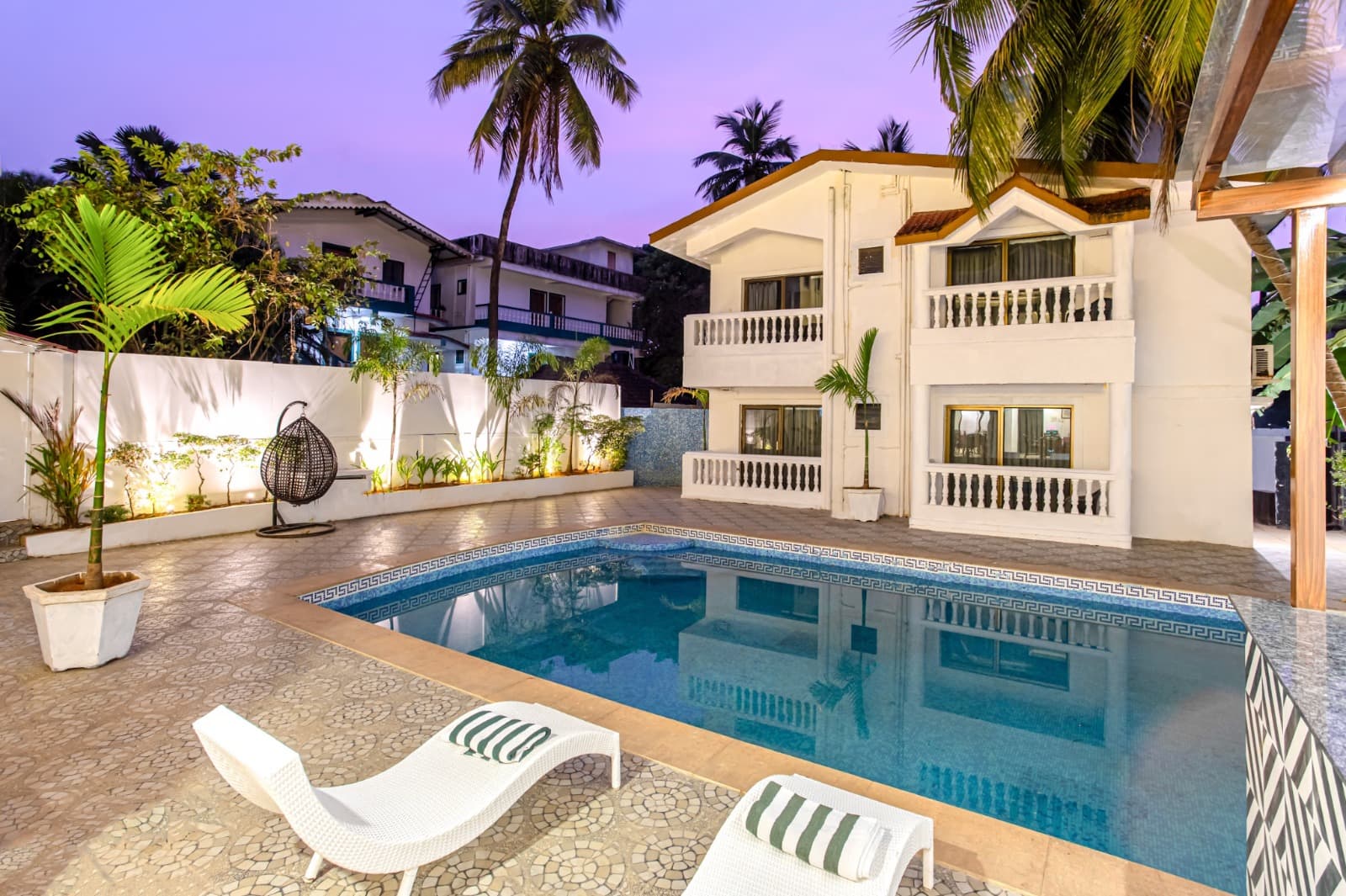 Guests at Seabreeze Grand Villa